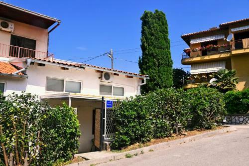 Apartamentos Trsatika