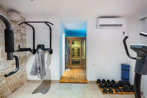 Villa Dovecote With Private Sauna, Jacuzzi & Gym