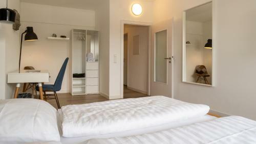 Giniushomes Apartment Am Bahnhof ,, Asian Elephant Room"
