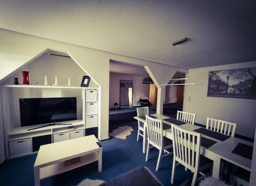 5 Bedroom Private Apartment With Lounge