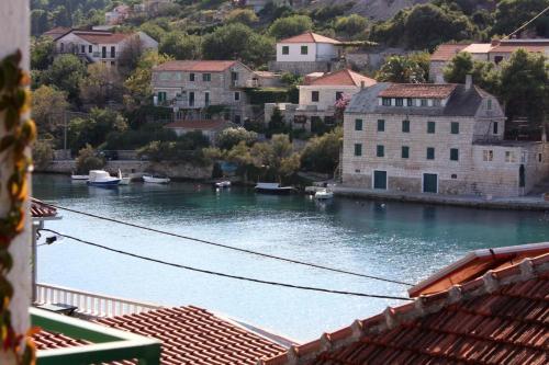 Apartments By The Sea Stomorska, Solta - 782