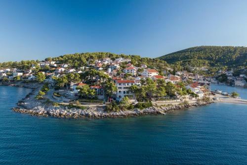 Apartments By The Sea Stomorska, Solta - 782
