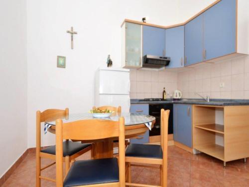 Apartments By The Sea Rogoznica - 12246