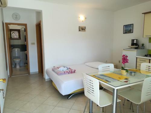 Rogoznica Seafront Apartment 1 In Kalebova Luka