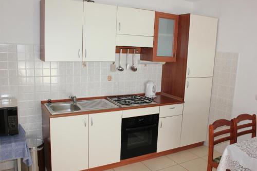 Apartment Zecevo Rtic 17129b