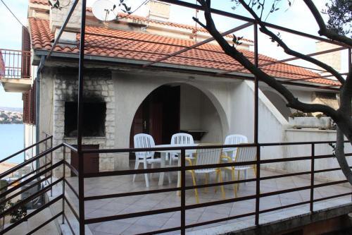 Apartments By The Sea Rogoznica - 7556
