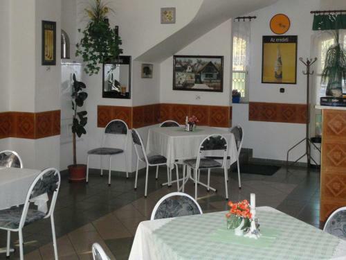 Hostal Golf �tterem �s Panzi�