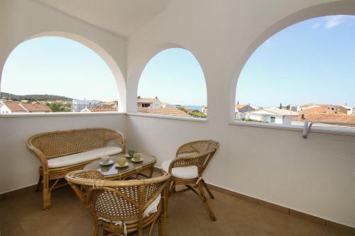 Apartments By The Sea Rogoznica - 19367