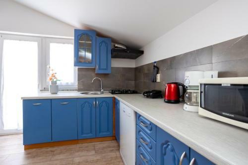 Apartman Luni S Bazenom