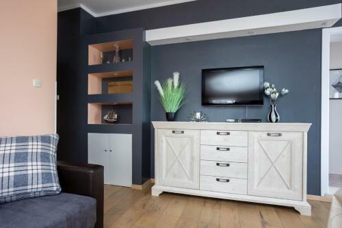 Apartman Luni S Bazenom