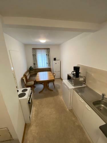 Einfaches Haus Mit Privatzimmern Und Gemeinschaftsr�umen