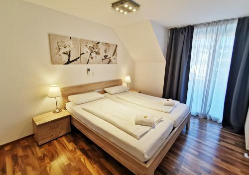 Duplex Apartment - City Centre - Airconditioned - Netflix - 2 Balconies