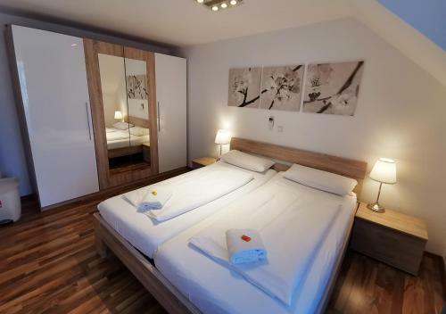 Duplex Apartment - City Centre - Airconditioned - Netflix - 2 Balconies