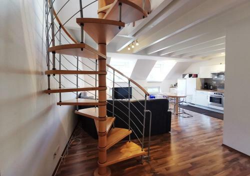Duplex Apartment - City Centre - Airconditioned - Netflix - 2 Balconies