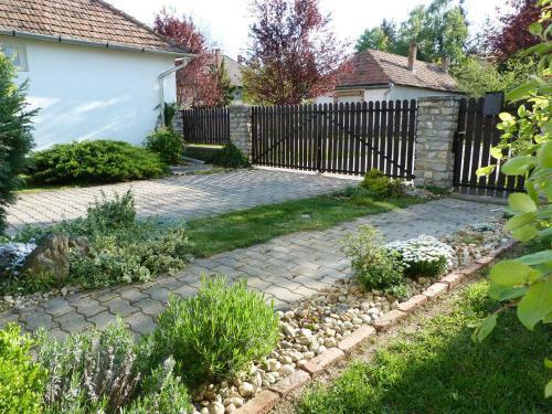 B�bita Apartmanh�z