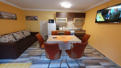 Liget Nyaral�h�z �s Apartman Liget