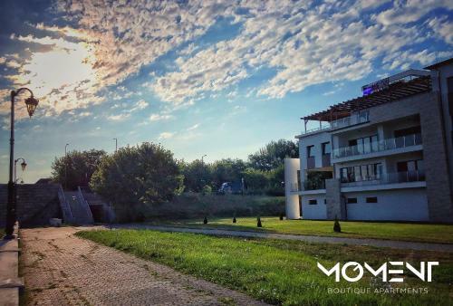 Moment Apartments