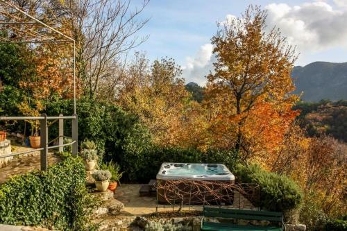 Old Stone Villa Lipa With A Hot Tub Jacuzzi