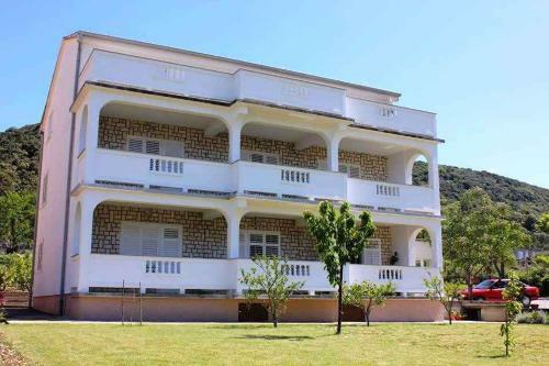 Apartment In Supetarska Draga 35929