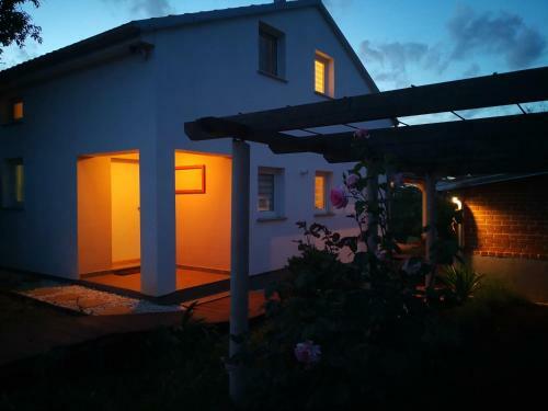 Ana's Garden Holiday Home