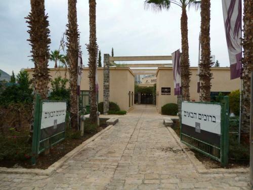 Pearl Of The Valley Hotel