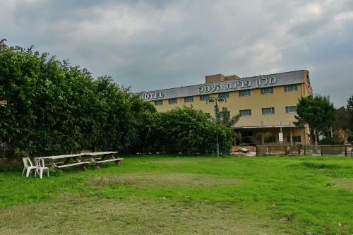 Pearl Of The Valley Hotel