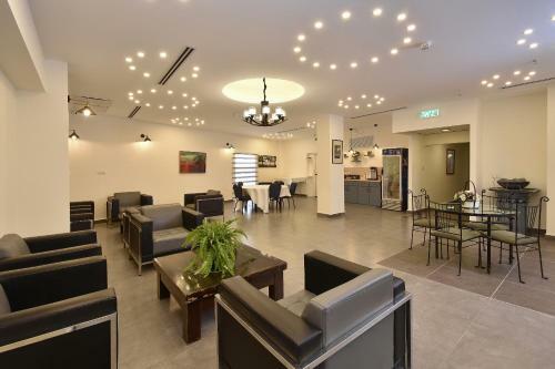 Pearl Of The Valley Hotel