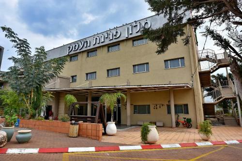 Pearl Of The Valley Hotel