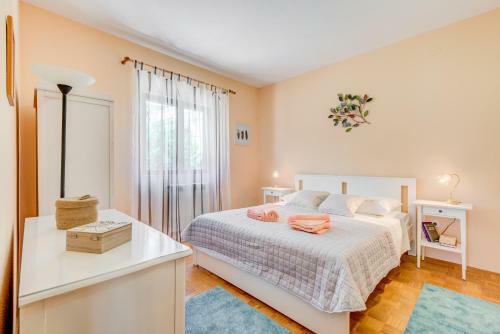 Jovi-relaxing, Fenced, Private, Heated Pool & View
