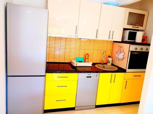Hostal Apartments And Rooms With Parking Space Grebastica, Sibenik - 17831