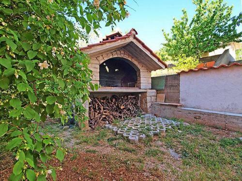 Apartments With A Parking Space Bilice, Krka - 16582
