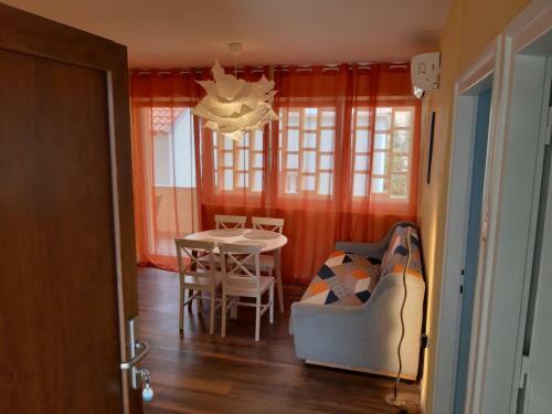 Apartment City Base, Fantastic Location On Main Square!