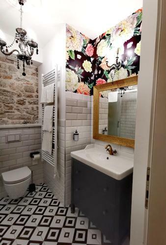 Hostal L&l Rooms Royal