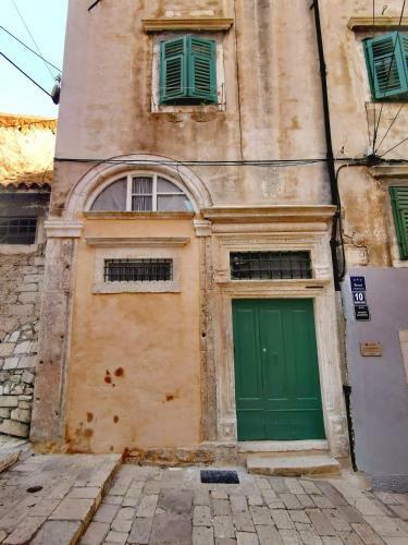 Hostal L&l Rooms Royal