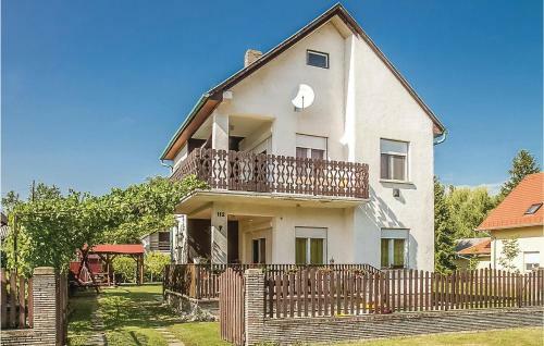 Holiday Home D�zsa Gy. Utca-balatonm�riaf�rd�