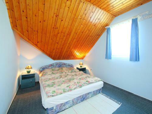 Holiday Home Balatonkeresztur 2
