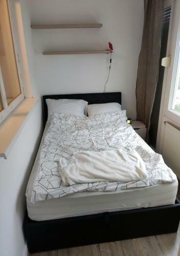Apartment In Quiet Area With Free Parking