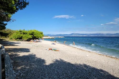 Apartments With A Parking Space Supetar, Brac - 16807