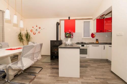 Apartments Anita Tribunj