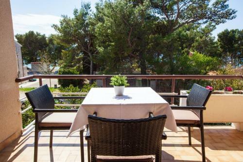 Hostal Apartments Agneza Tucepi
