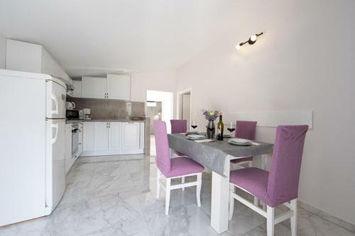Holiday House Alina With Heated Pool