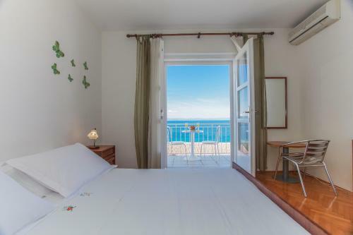 Seaview Rooms With Breakfast & Free Parking