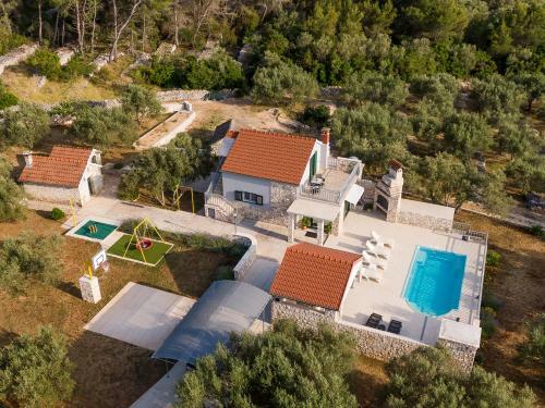 Villa Barbara - Olive Paradise, With Chlorine-free Pool