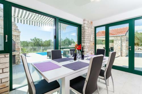 Villa Barbara - Olive Paradise, With Chlorine-free Pool
