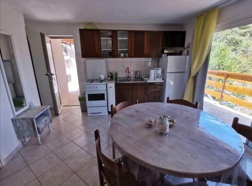 Tina's Holiday House