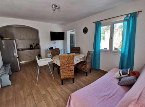 Tina's Holiday House