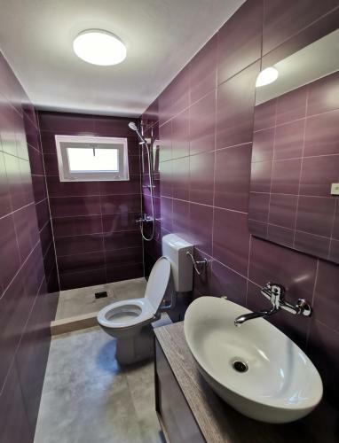 Tina's Holiday House