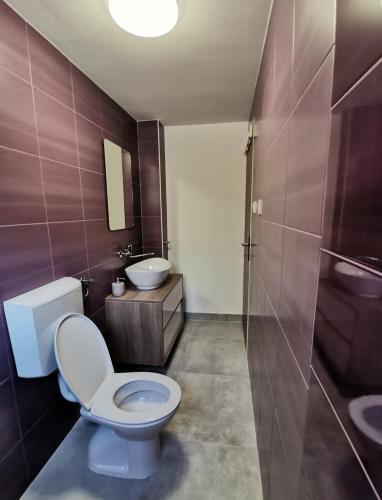 Tina's Holiday House