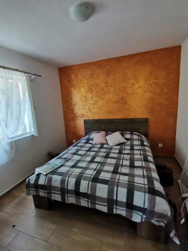 Tina's Holiday House