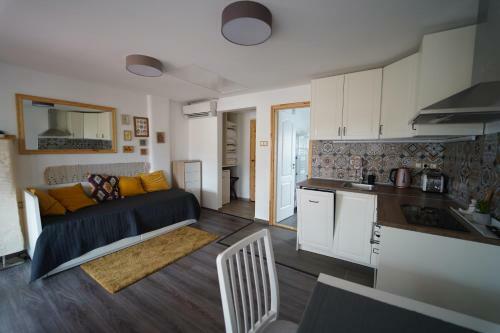 Hostal Tulip Home Guest House